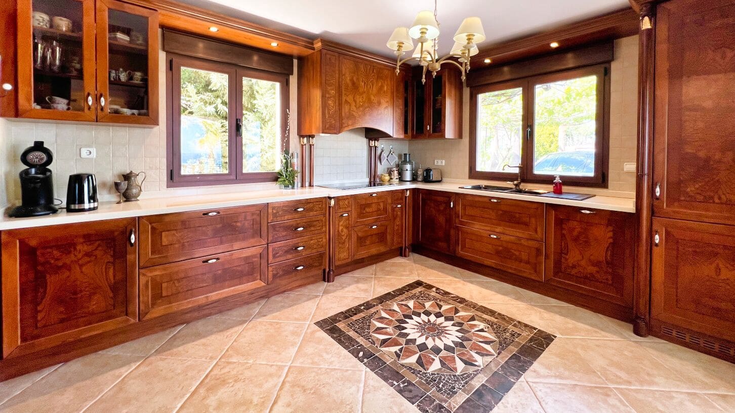 4 soveværelse Villa til salg i Benissa med swimmingpool garage - € 2.980.000 (Ref: 9663733)