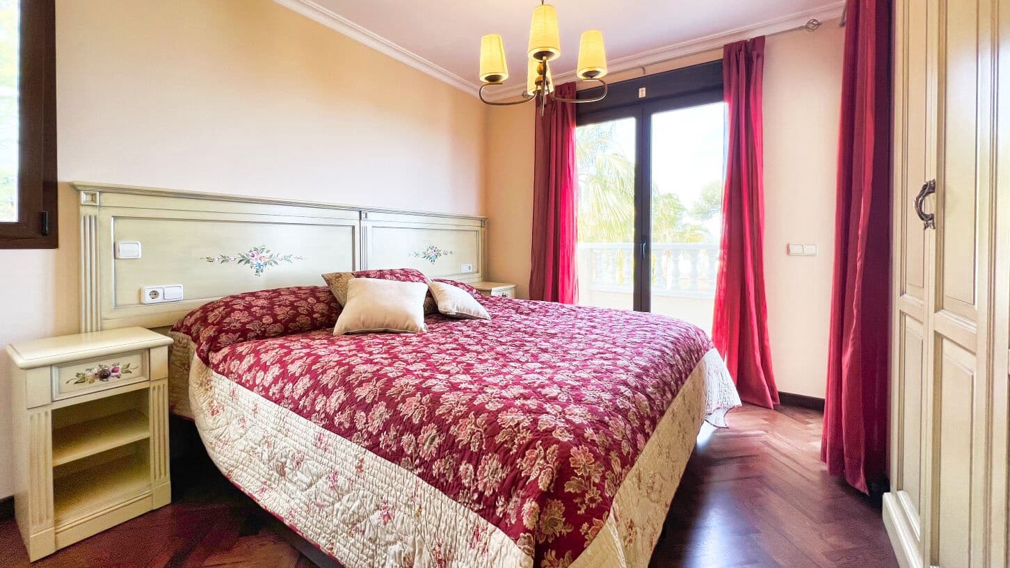 4 soveværelse Villa til salg i Benissa med swimmingpool garage - € 2.980.000 (Ref: 9663733)