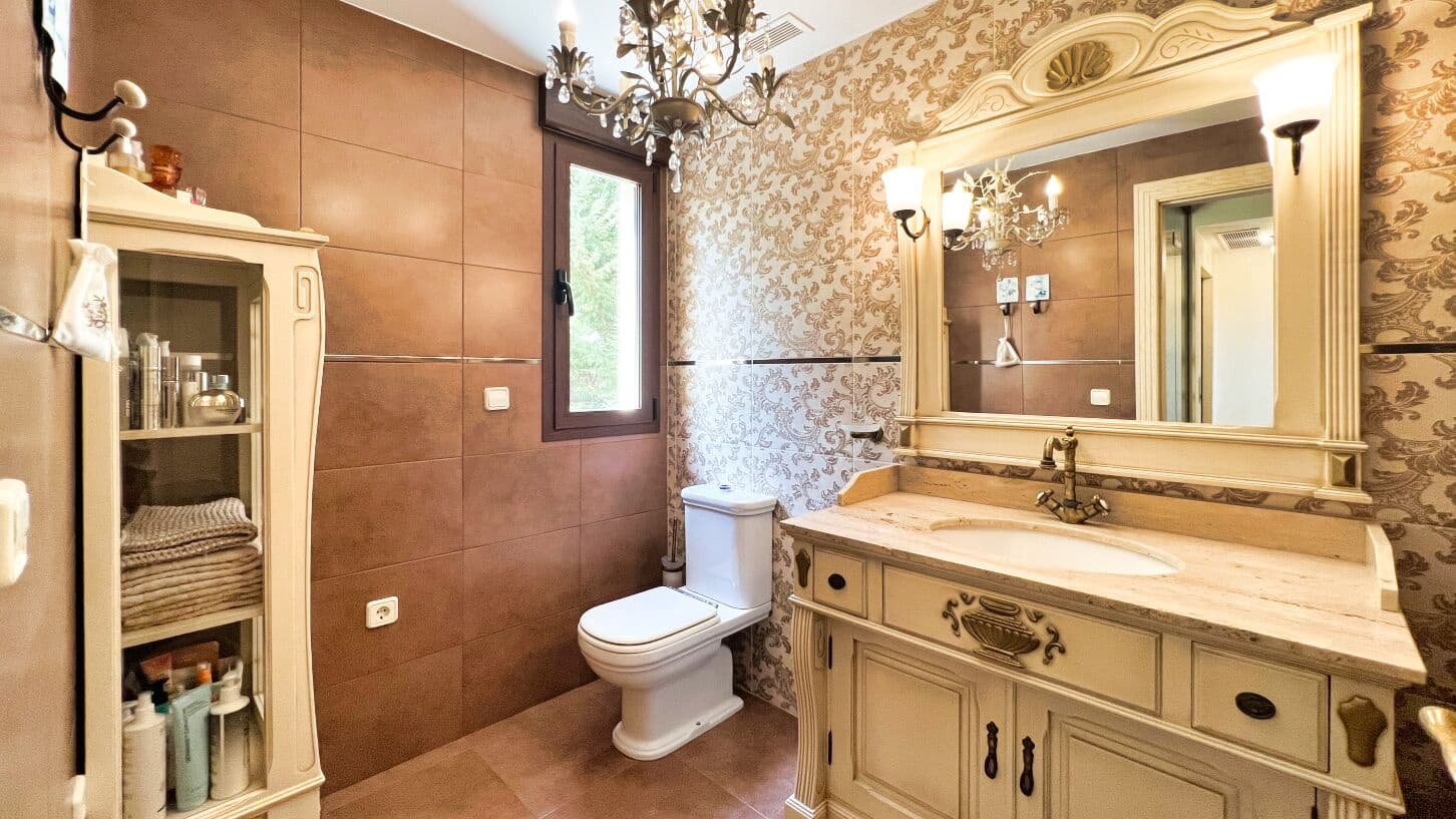 4 soveværelse Villa til salg i Benissa med swimmingpool garage - € 2.980.000 (Ref: 9663733)