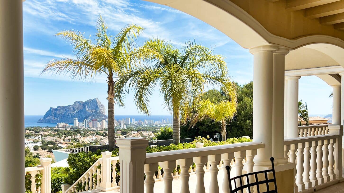 4 soveværelse Villa til salg i Benissa med swimmingpool garage - € 2.980.000 (Ref: 9663733)