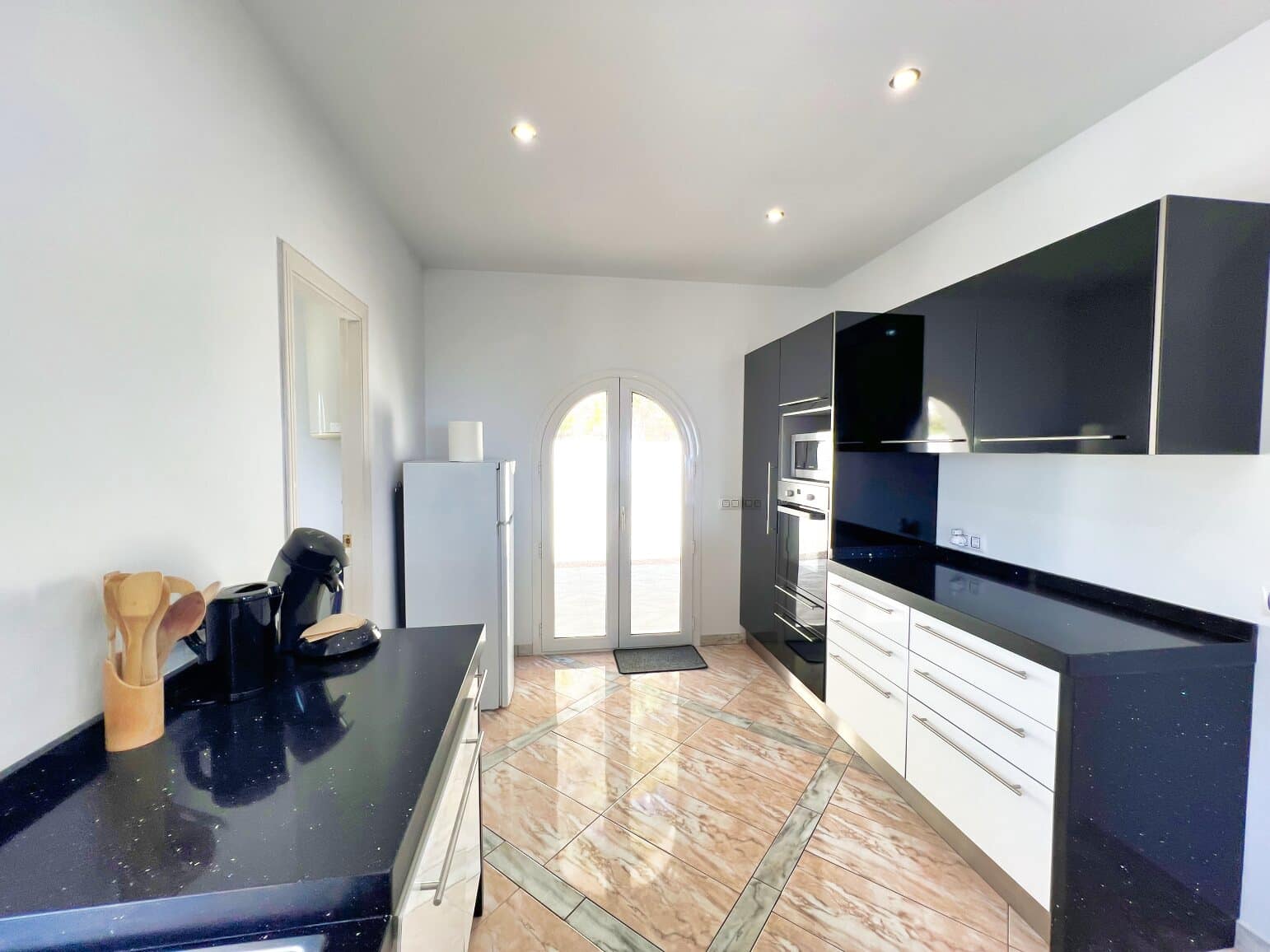 4 bedroom Villa for sale in Calpe / Calp with pool - € 1,250,000 (Ref: 9663737)