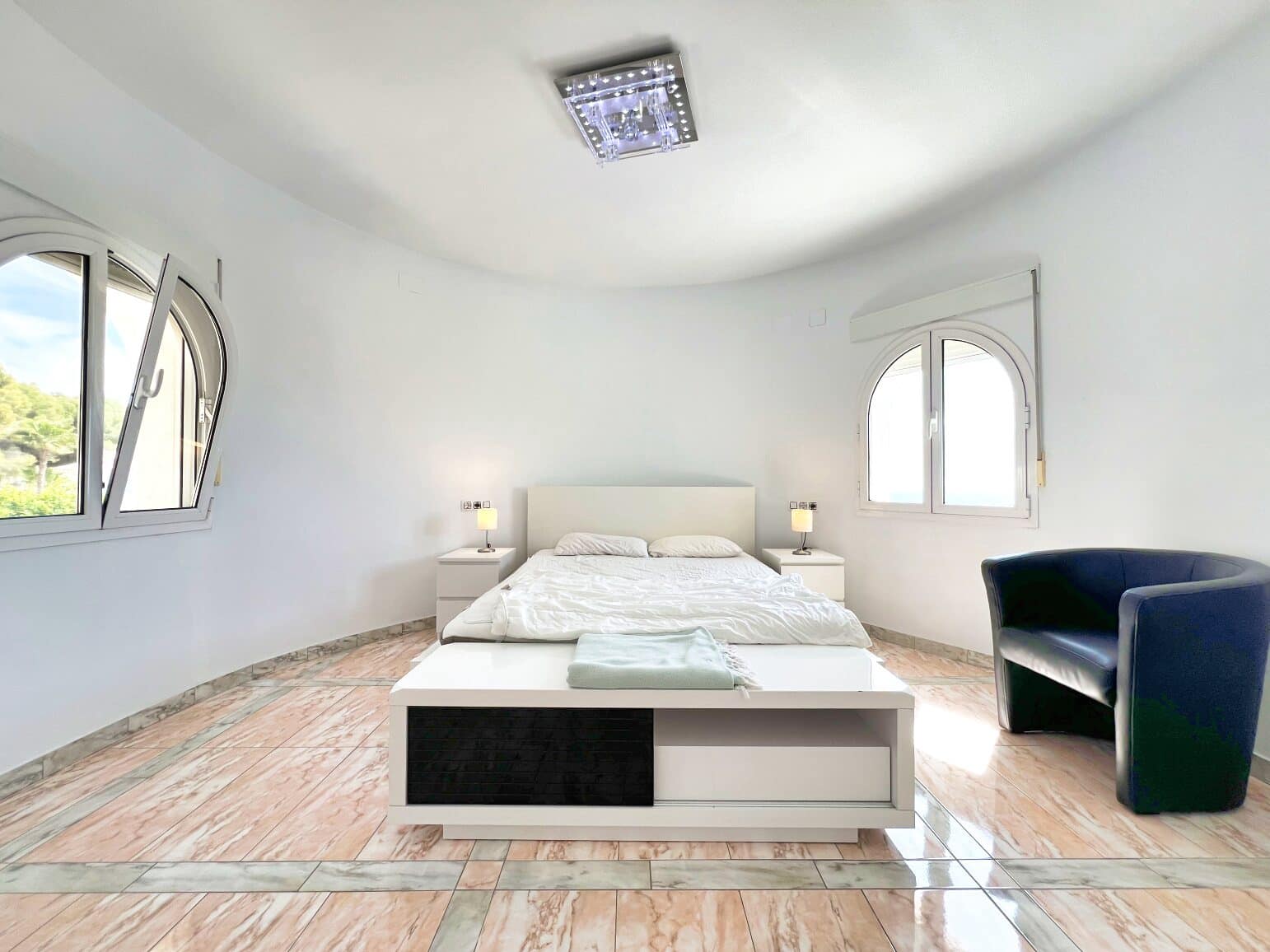 4 bedroom Villa for sale in Calpe / Calp with pool - € 1,250,000 (Ref: 9663737)