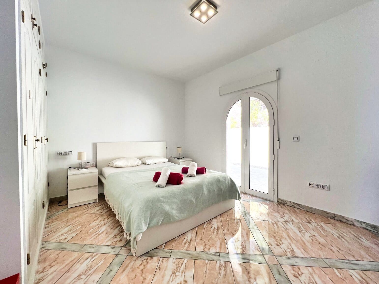 4 bedroom Villa for sale in Calpe / Calp with pool - € 1,250,000 (Ref: 9663737)