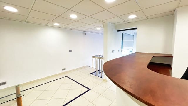 Comercial para venda em Altea com piscina - 198 000 € (Ref: 9663738)