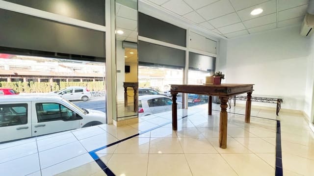 Comercial para venda em Altea com piscina - 198 000 € (Ref: 9663738)