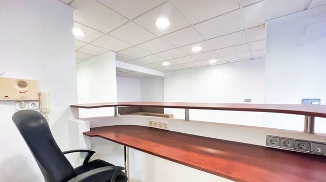 Comercial para venda em Altea com piscina - 198 000 € (Ref: 9663738)