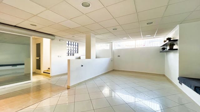 Comercial para venda em Altea com piscina - 198 000 € (Ref: 9663738)