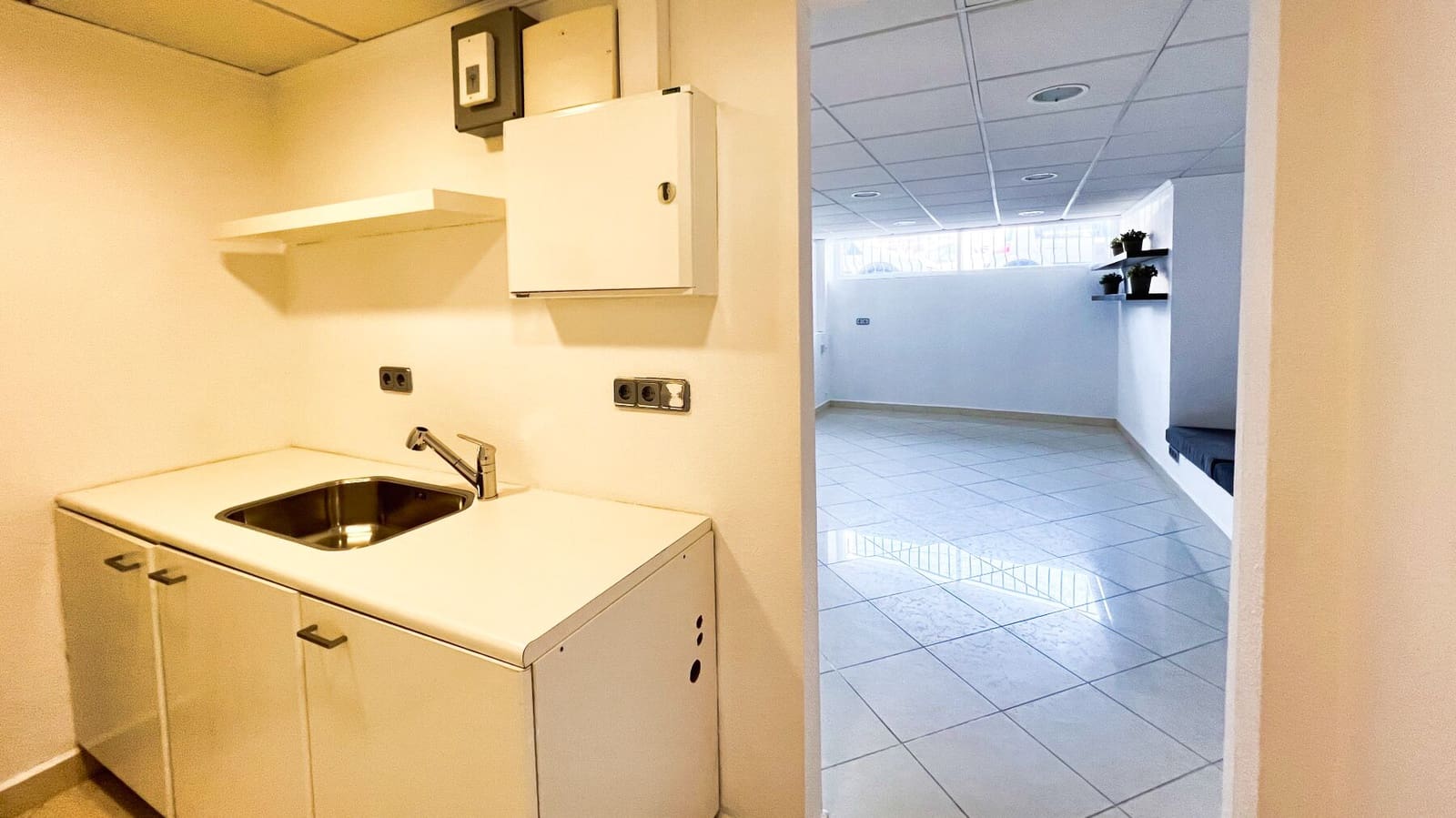 Comercial para venda em Altea com piscina - 198 000 € (Ref: 9663738)