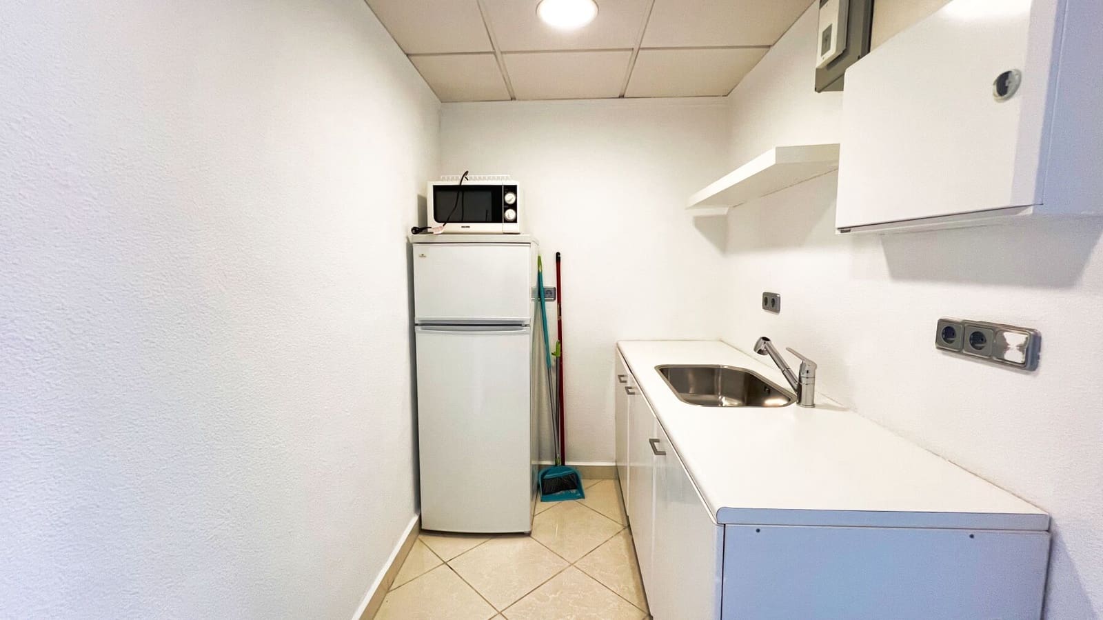 Comercial para venda em Altea com piscina - 198 000 € (Ref: 9663738)