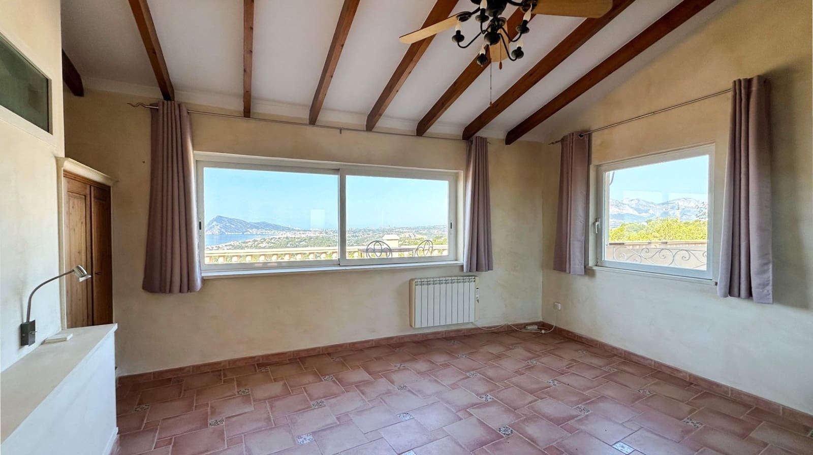 4 bedroom Villa for sale in Altea with pool - € 920,000 (Ref: 9671292)