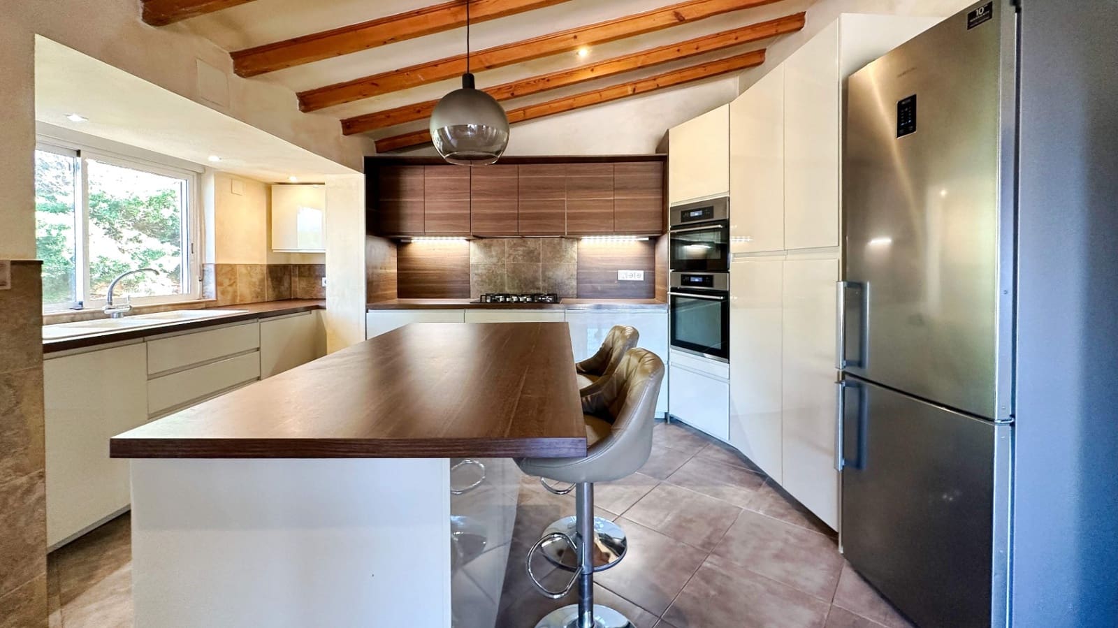 4 bedroom Villa for sale in Altea with pool - € 920,000 (Ref: 9671292)