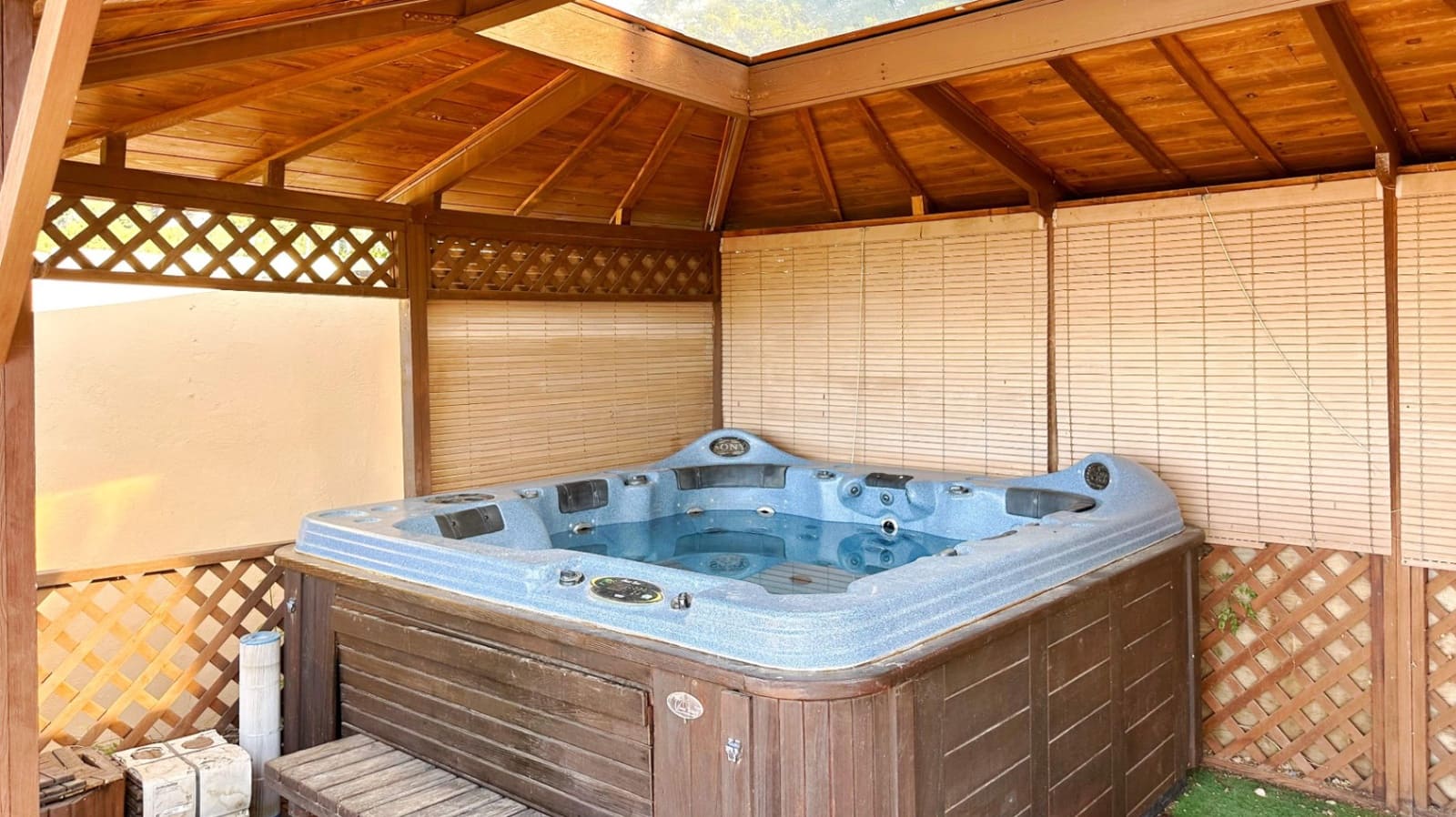 4 bedroom Villa for sale in Altea with pool - € 920,000 (Ref: 9671292)