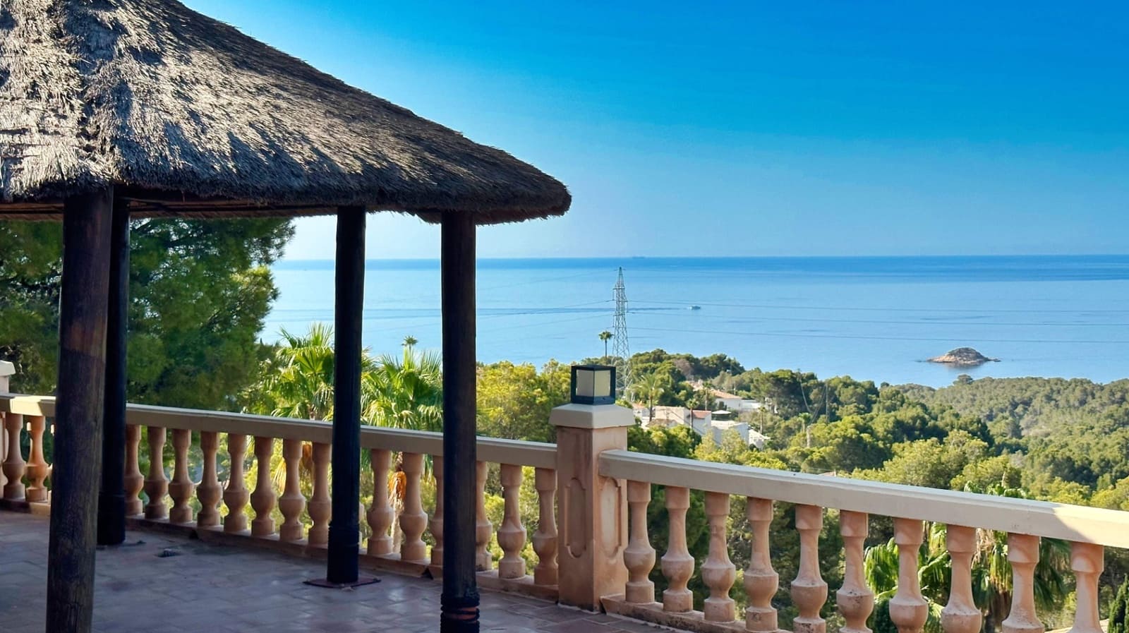 4 bedroom Villa for sale in Altea with pool - € 920,000 (Ref: 9671292)