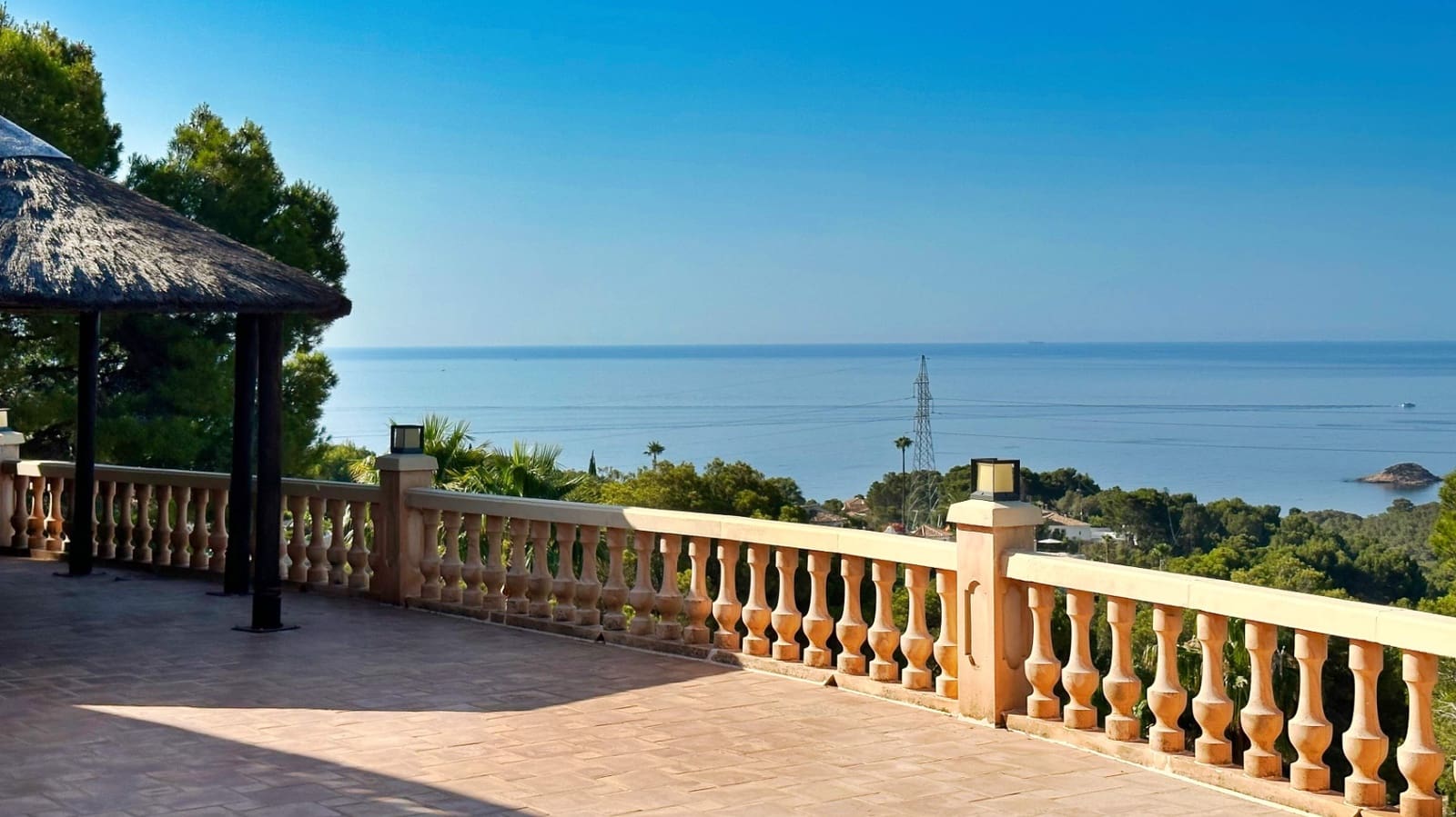 4 bedroom Villa for sale in Altea with pool - € 920,000 (Ref: 9671292)