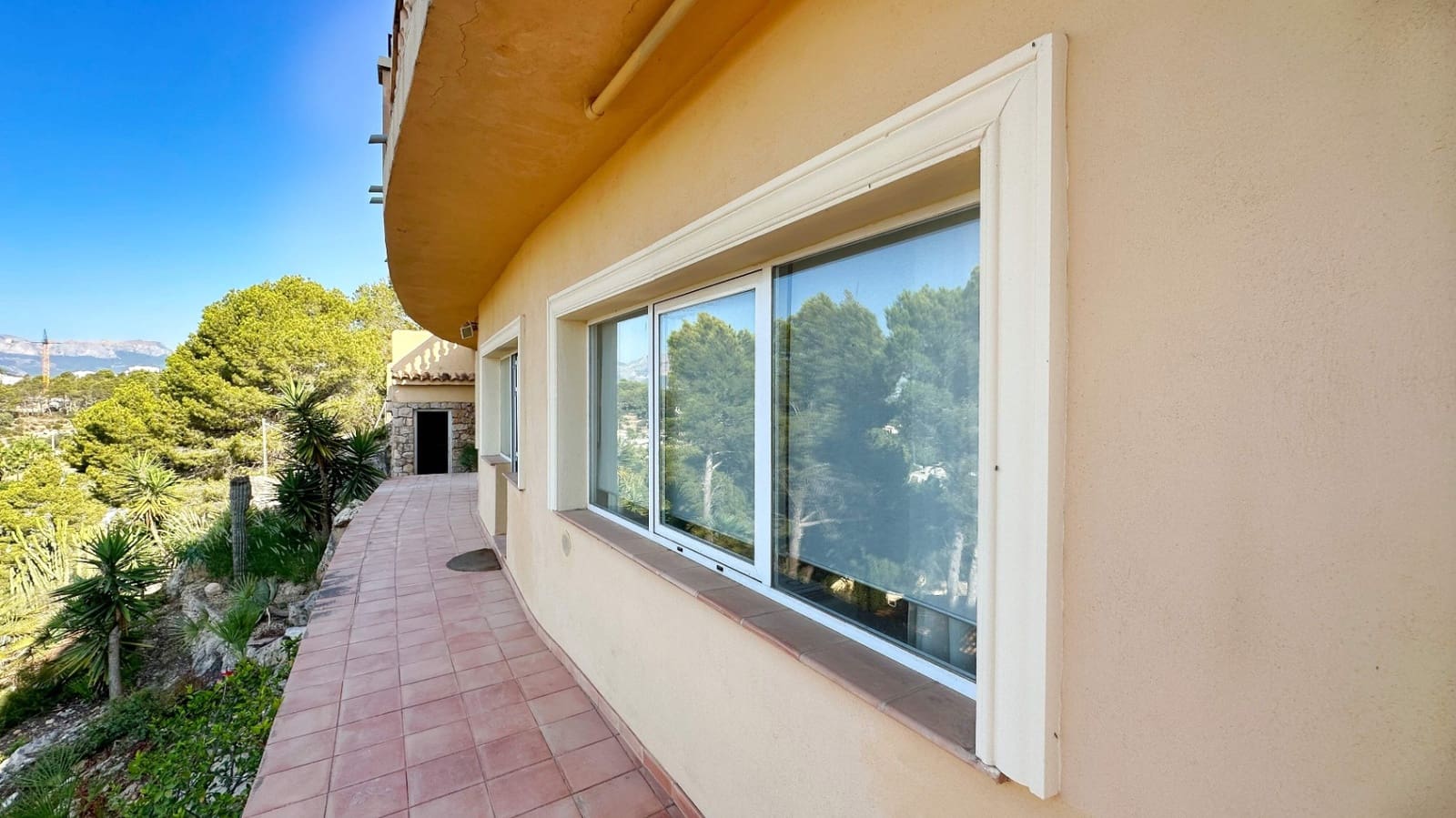 4 bedroom Villa for sale in Altea with pool - € 920,000 (Ref: 9671292)