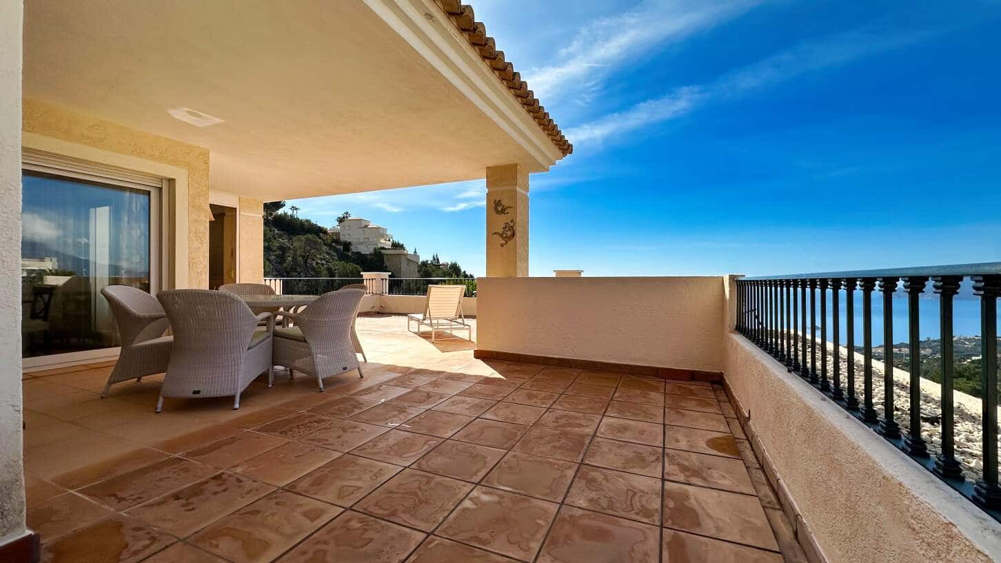 3 slaapkamer Penthouse te koop in Altea met zwembad - € 1.150.000 (Ref: 9676515)