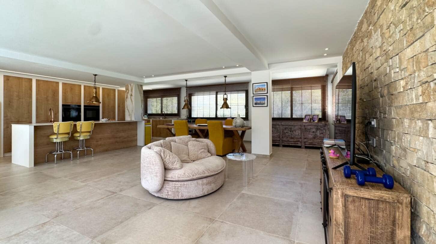 5 bedroom Villa for sale in Altea with pool - € 2,250,000 (Ref: 9688625)