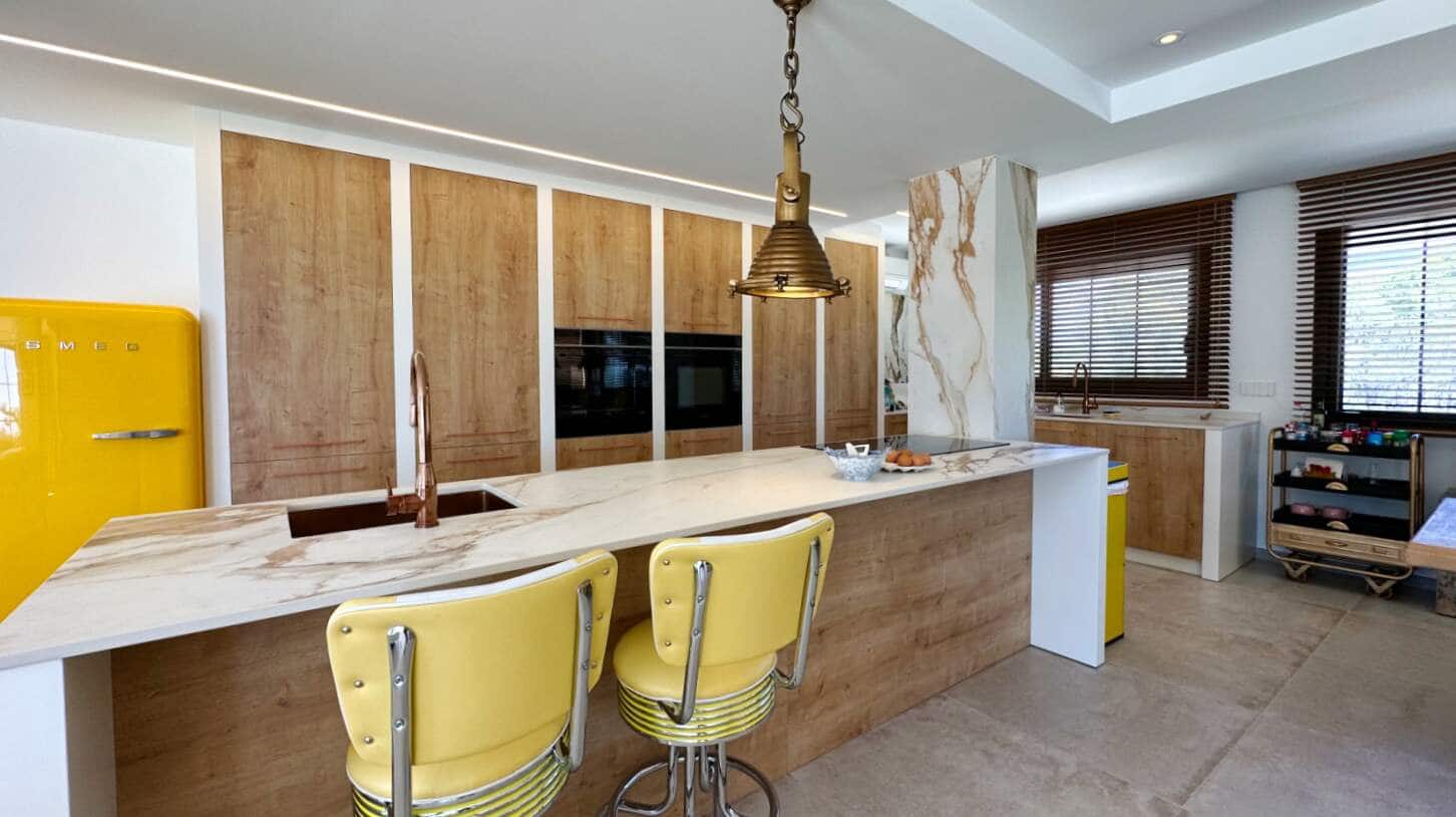 5 bedroom Villa for sale in Altea with pool - € 2,250,000 (Ref: 9688625)