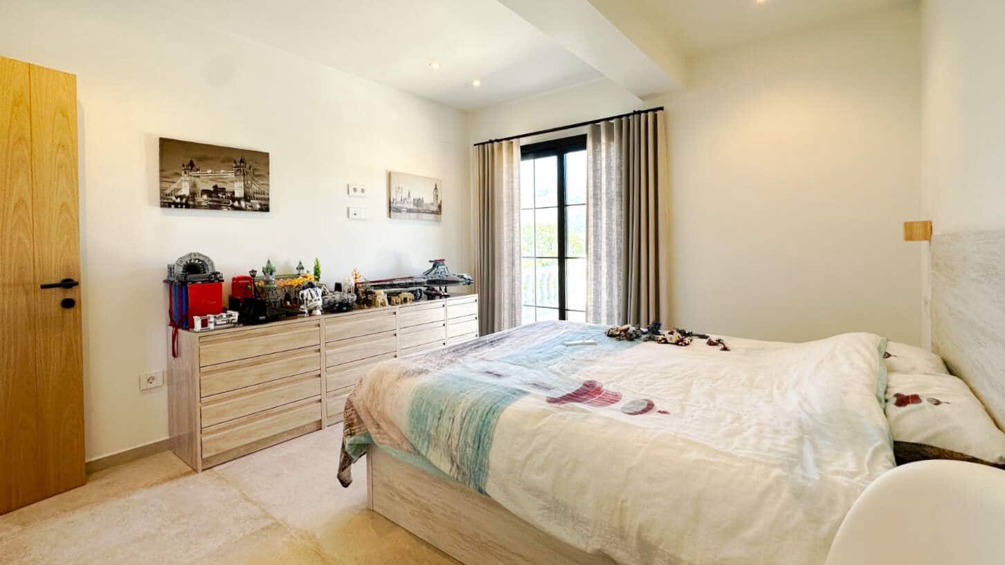 5 bedroom Villa for sale in Altea with pool - € 2,250,000 (Ref: 9688625)