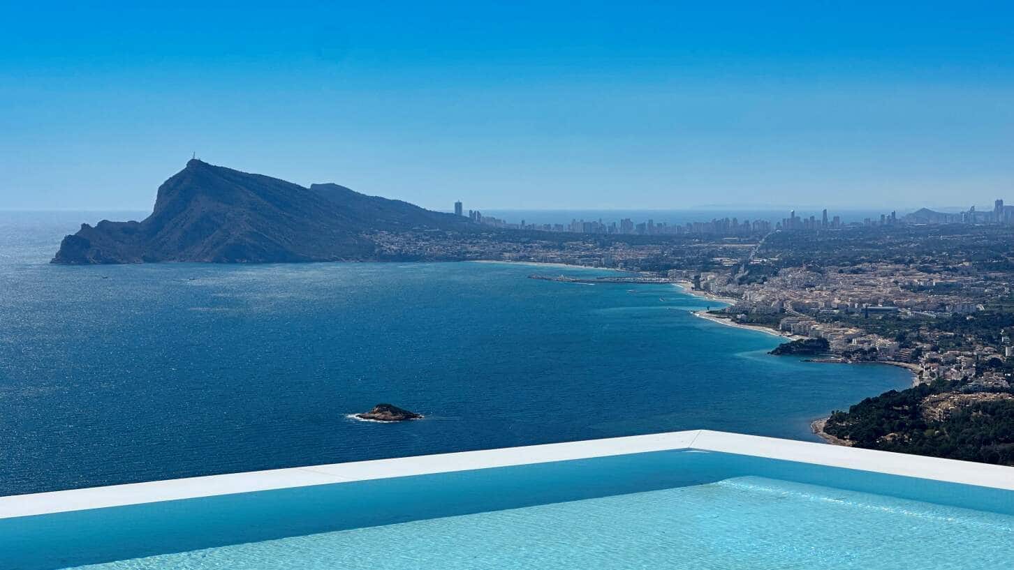 5 bedroom Villa for sale in Altea with pool garage - € 4,100,000 (Ref: 9694090)