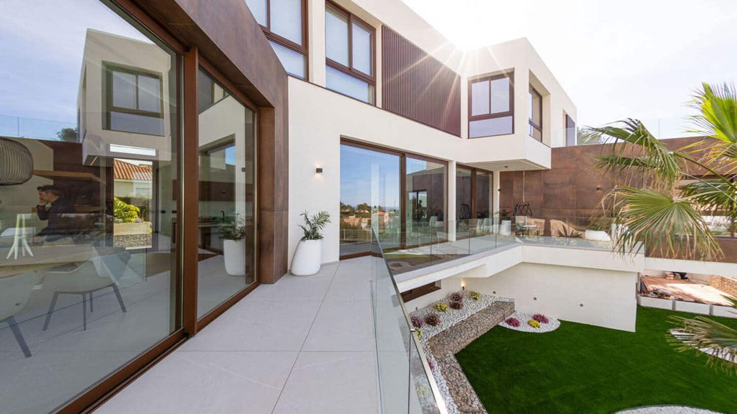 4 soveværelse Villa til salg i Benidorm med swimmingpool garage - € 2.825.000 (Ref: 9694507)