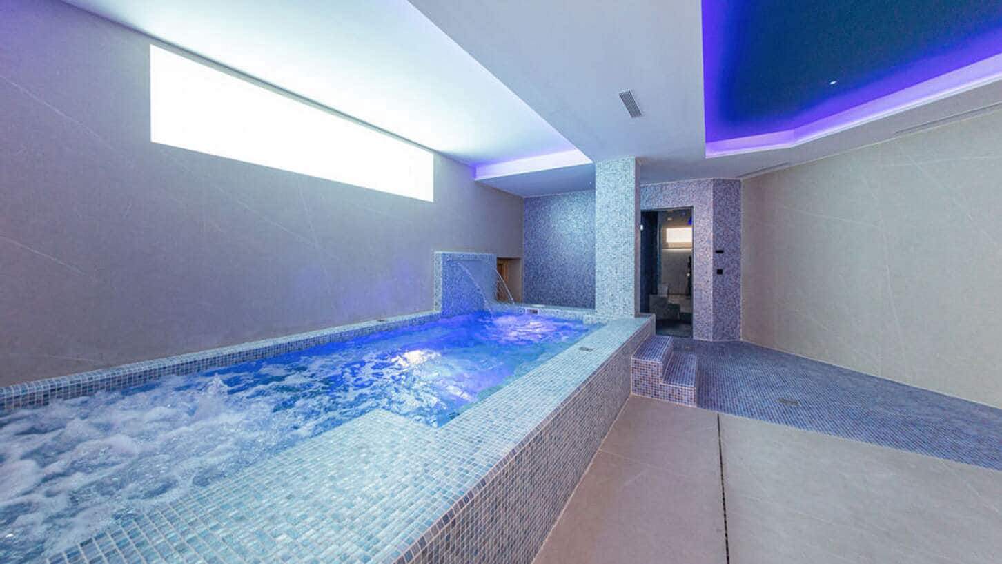 4 soveværelse Villa til salg i Benidorm med swimmingpool garage - € 2.825.000 (Ref: 9694507)