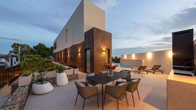 4 soveværelse Villa til salg i Benidorm med swimmingpool garage - € 2.825.000 (Ref: 9694507)