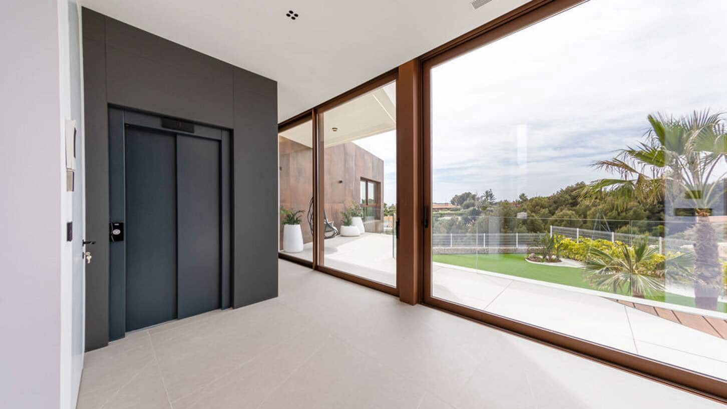 4 soveværelse Villa til salg i Benidorm med swimmingpool garage - € 2.825.000 (Ref: 9694507)