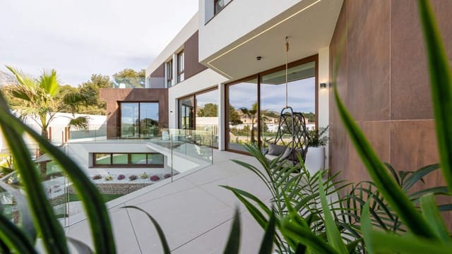 4 soveværelse Villa til salg i Benidorm med swimmingpool garage - € 2.825.000 (Ref: 9694507)