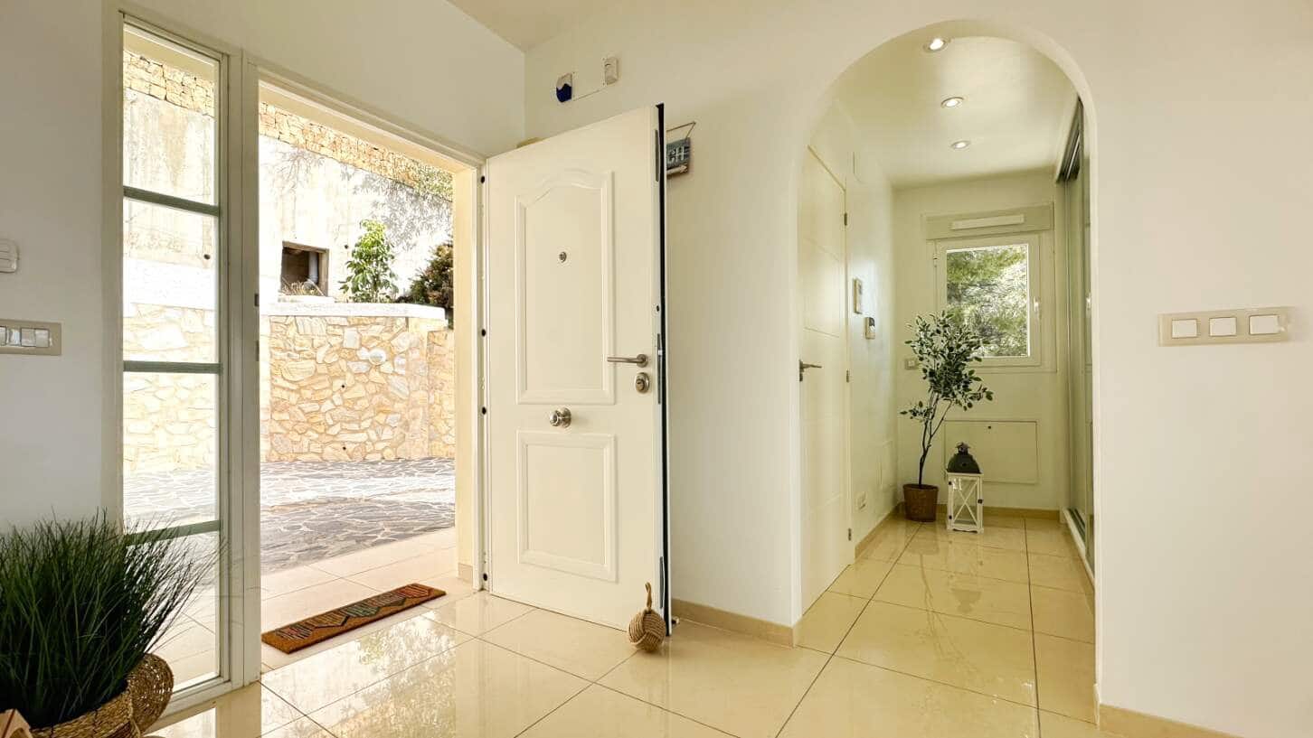 5 bedroom Villa for sale in Altea with pool garage - € 1,790,000 (Ref: 9709182)