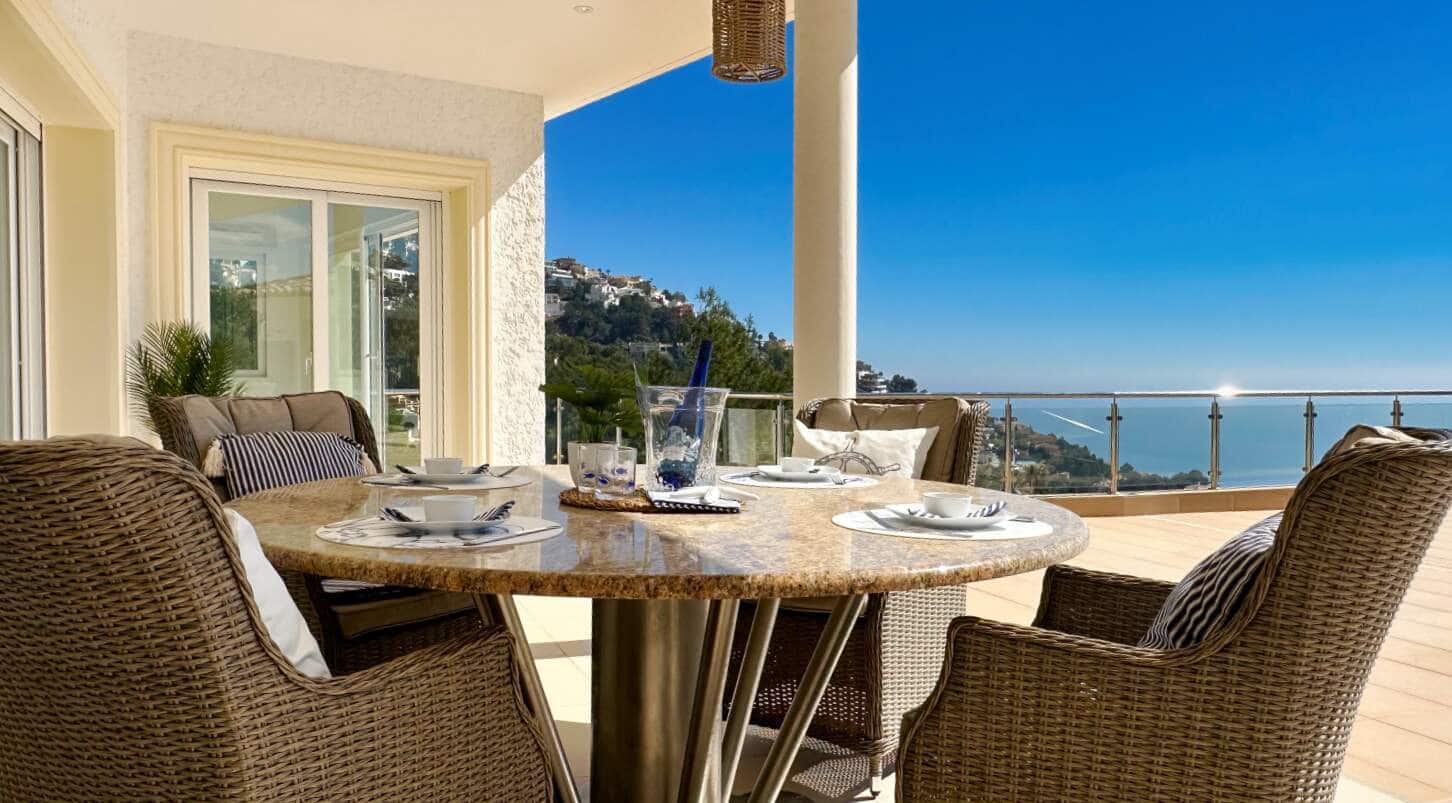 5 bedroom Villa for sale in Altea with pool garage - € 1,790,000 (Ref: 9709182)