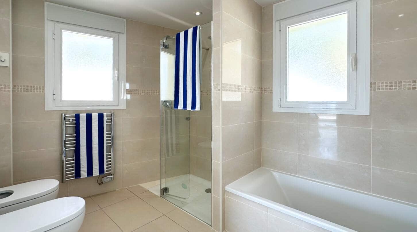 5 bedroom Villa for sale in Altea with pool garage - € 1,790,000 (Ref: 9709182)