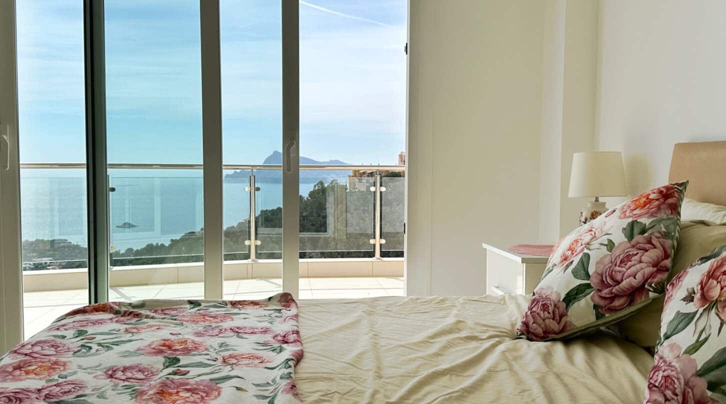 5 bedroom Villa for sale in Altea with pool garage - € 1,790,000 (Ref: 9709182)