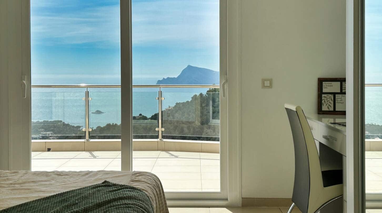 5 bedroom Villa for sale in Altea with pool garage - € 1,790,000 (Ref: 9709182)