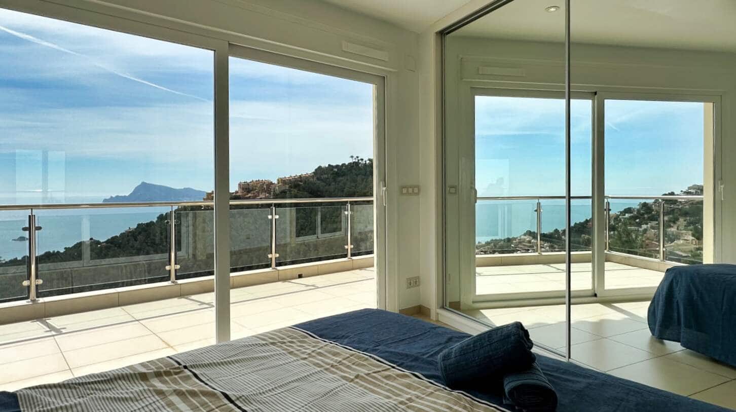 5 bedroom Villa for sale in Altea with pool garage - € 1,790,000 (Ref: 9709182)