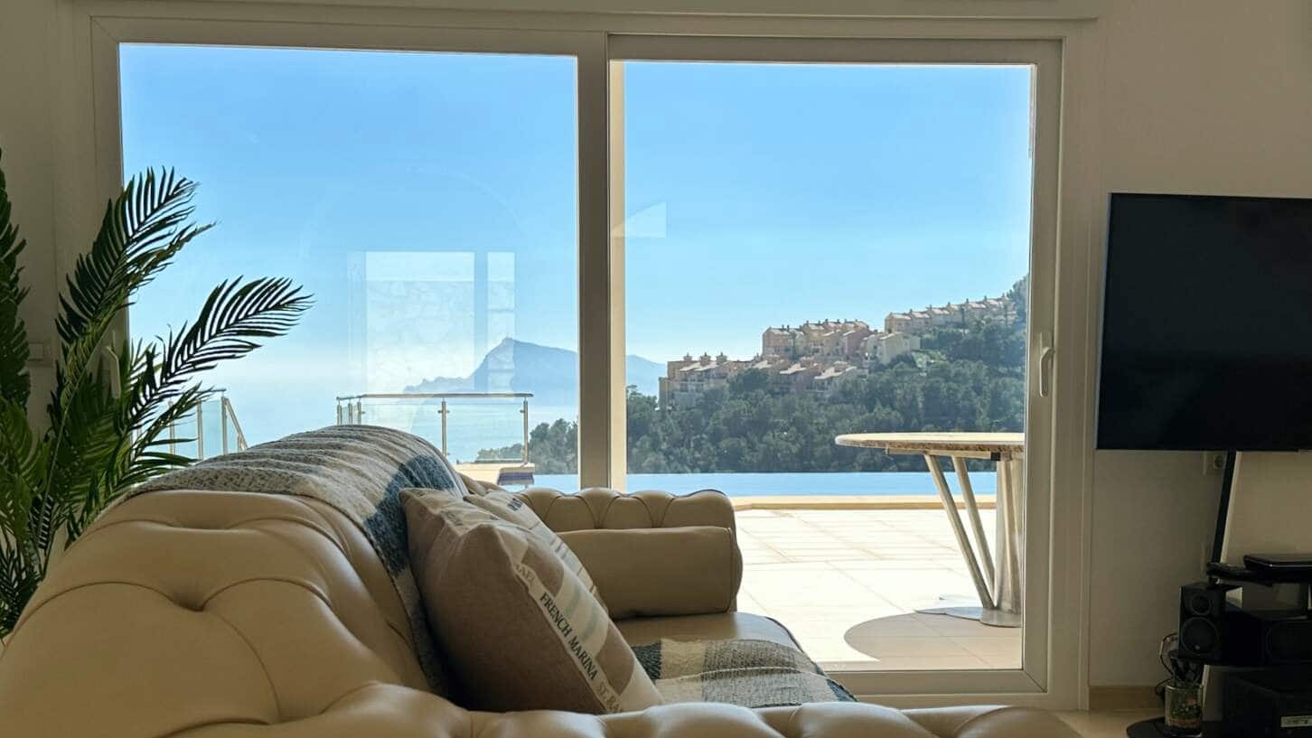 5 bedroom Villa for sale in Altea with pool garage - € 1,790,000 (Ref: 9709182)