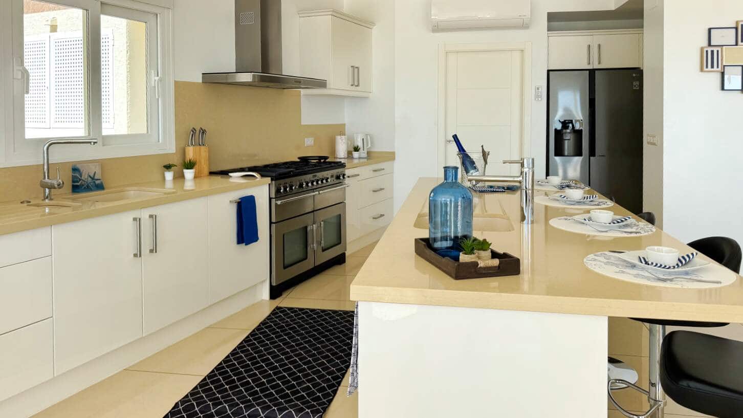 5 bedroom Villa for sale in Altea with pool garage - € 1,790,000 (Ref: 9709182)