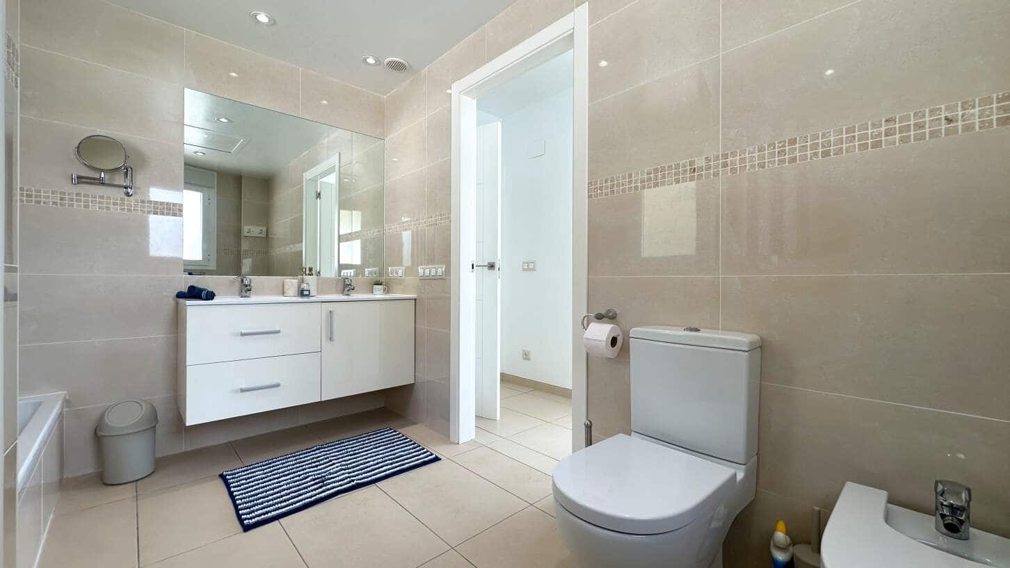 5 bedroom Villa for sale in Altea with pool garage - € 1,790,000 (Ref: 9709182)