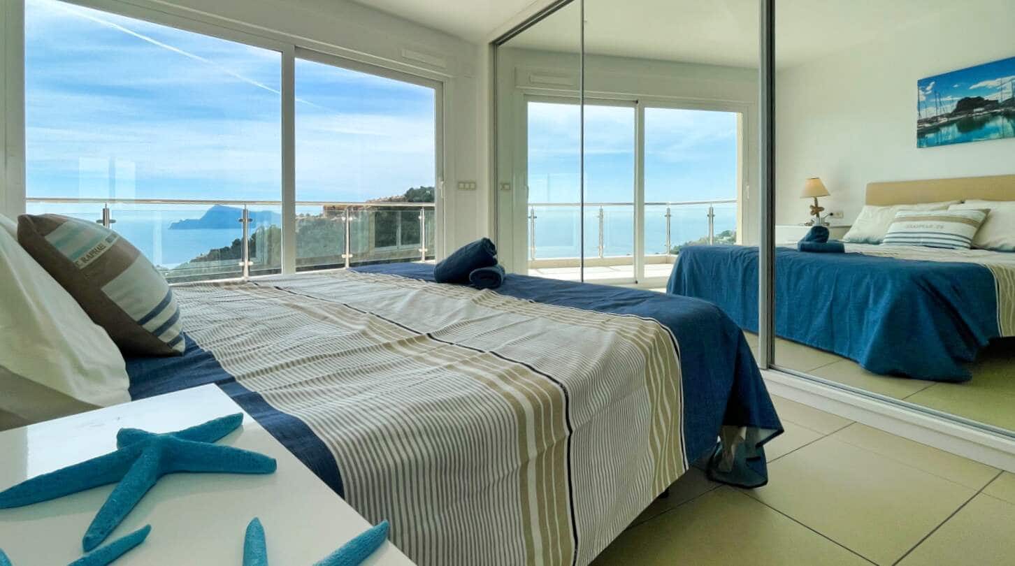 5 bedroom Villa for sale in Altea with pool garage - € 1,790,000 (Ref: 9709182)