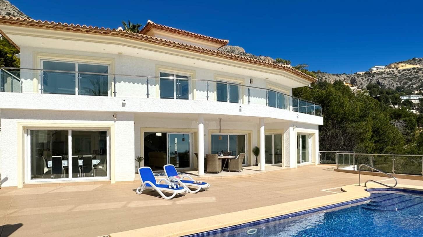 5 bedroom Villa for sale in Altea with pool garage - € 1,790,000 (Ref: 9709182)