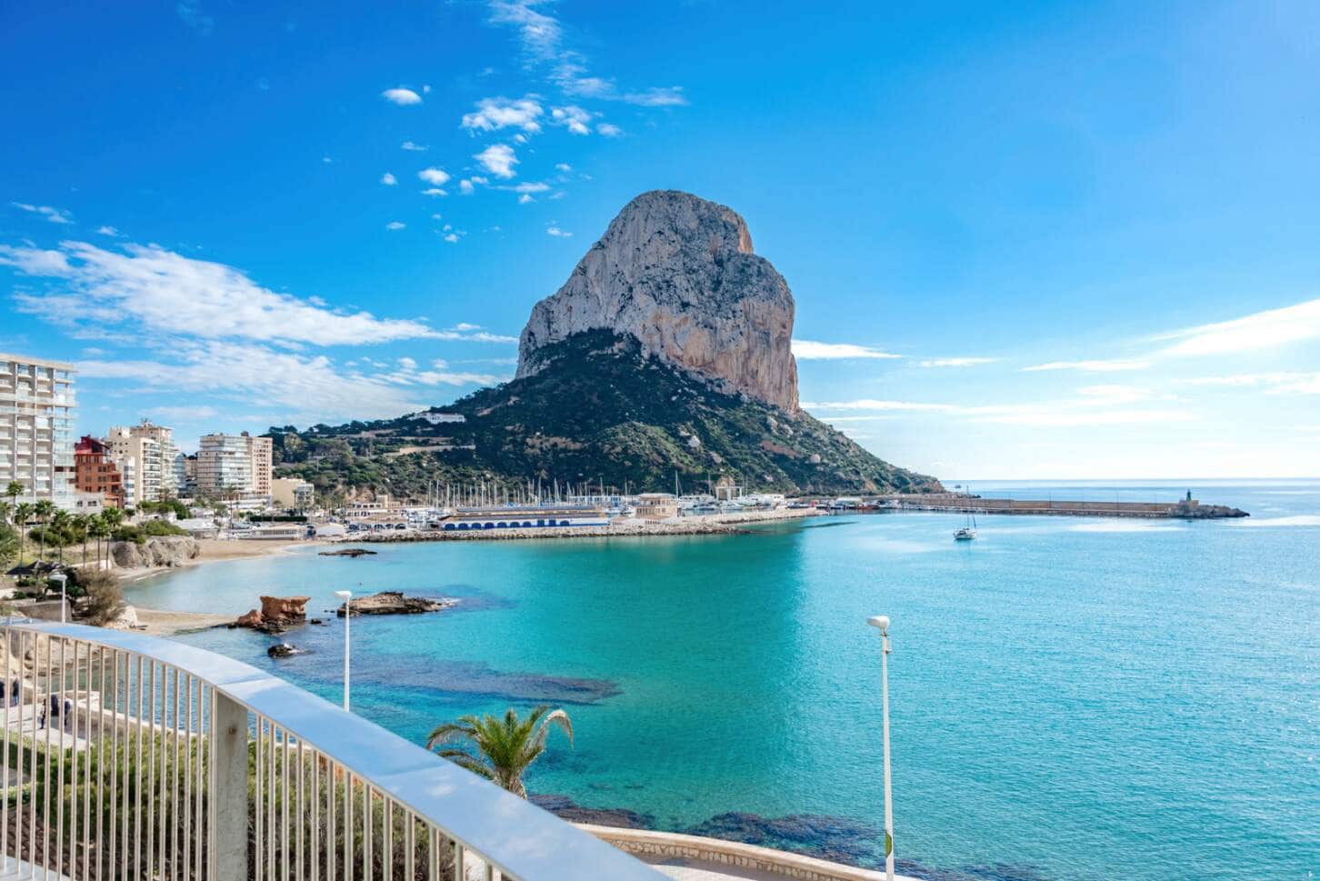 2 bedroom Apartment for sale in Calpe / Calp with pool - € 990,000 (Ref: 9740597)
