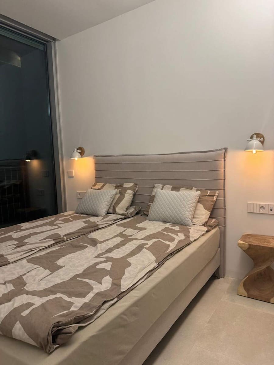 2 bedroom Apartment for sale in Calpe / Calp with pool - € 990,000 (Ref: 9740597)