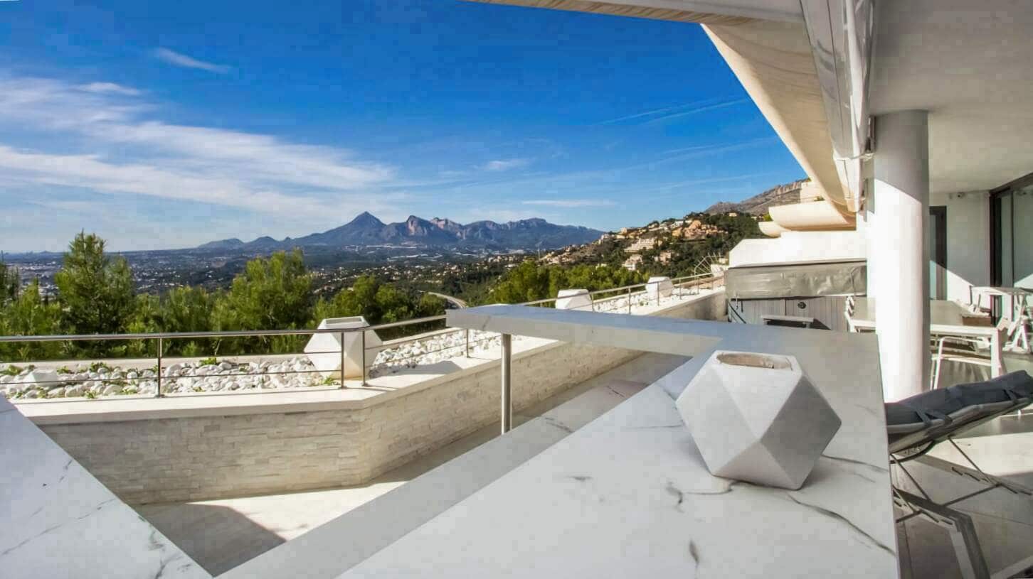 3 bedroom Apartment for sale in Altea with pool garage - € 895,000 (Ref: 9751107)