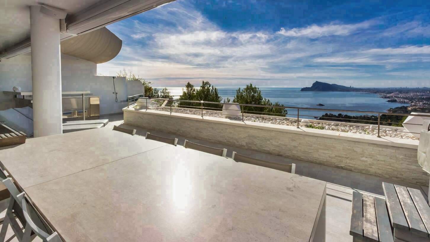 3 bedroom Apartment for sale in Altea with pool garage - € 895,000 (Ref: 9751107)