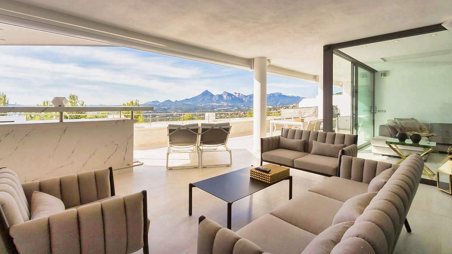 3 bedroom Apartment for sale in Altea with pool garage - € 895,000 (Ref: 9751107)