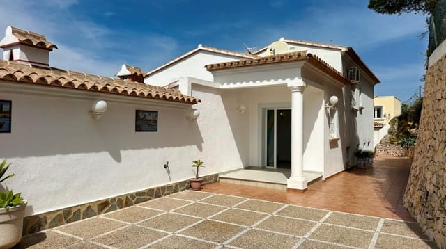 3 soveværelse Villa til salg i Moraira, Teulada-Moraira med swimmingpool garage - € 990.000 (Ref: 9756754)