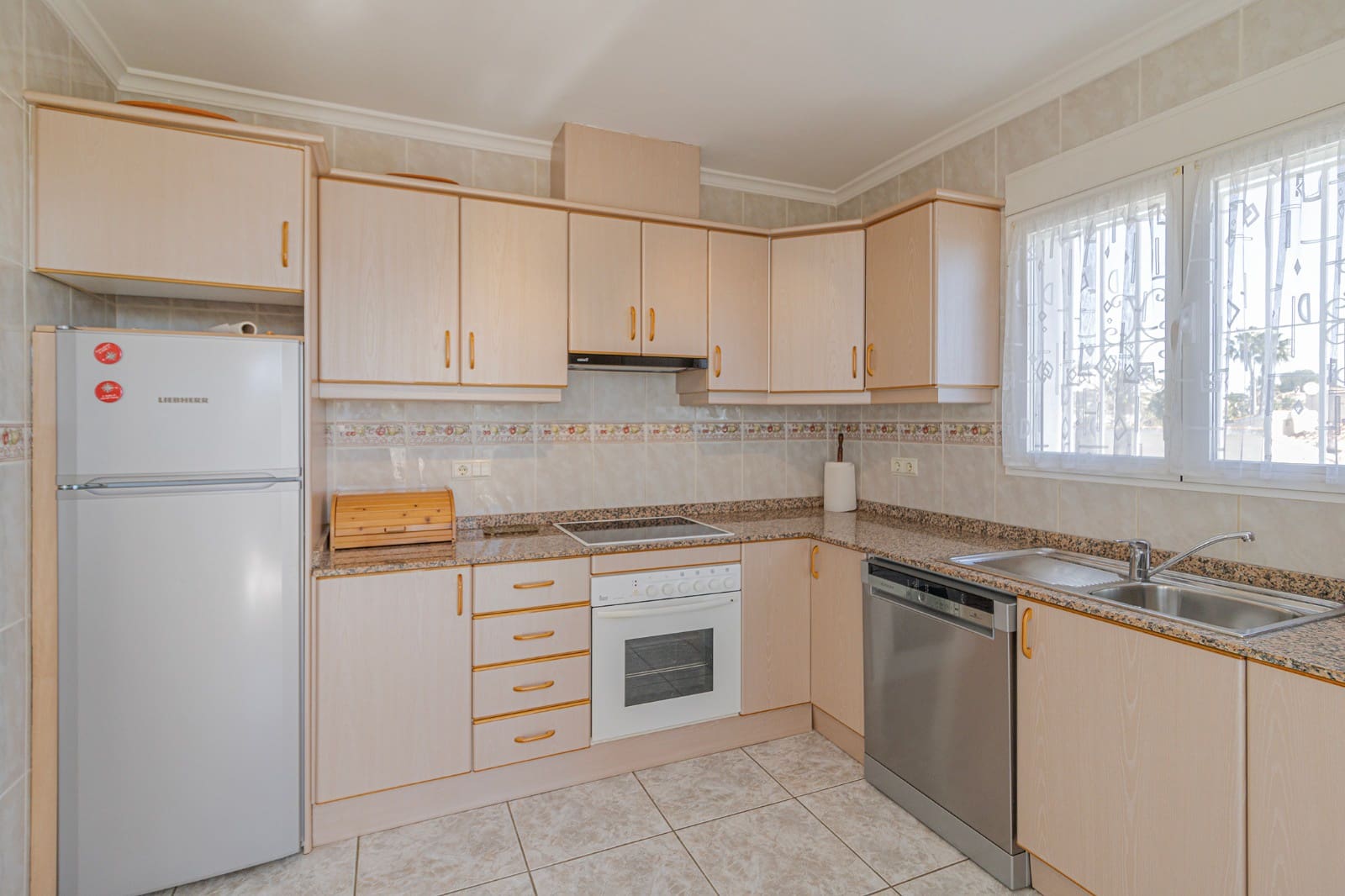 3 slaapkamer Villa te koop in Calpe / Calp met zwembad garage - € 650.000 (Ref: 9793679)