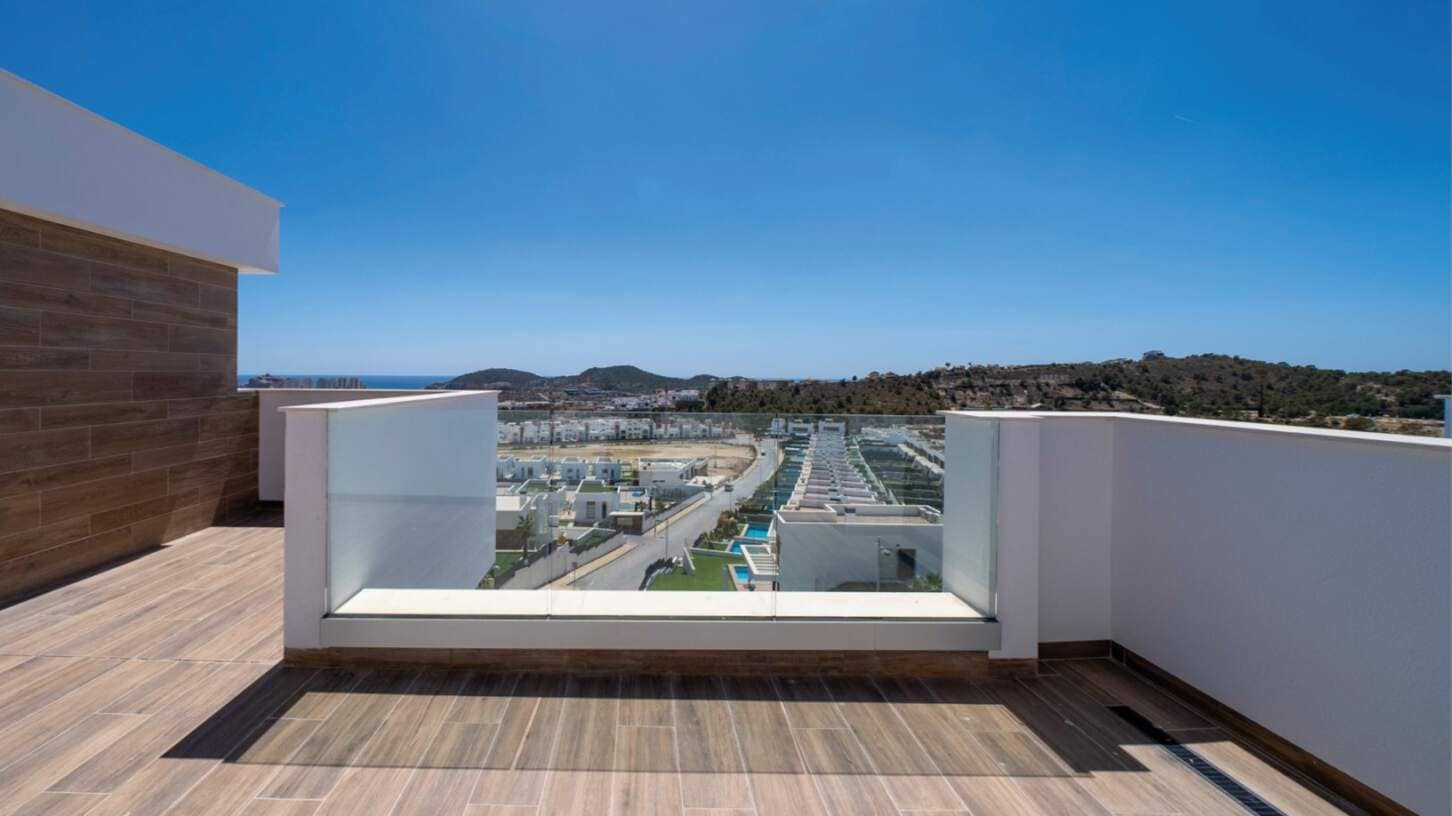 4 makuuhuone Huvila myytävänä paikassa Finestrat mukana uima-altaan 
autotalli - 1 350 000 € (Ref: 9795652)