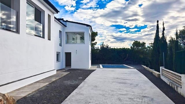 4 slaapkamer Villa te koop in Altea met zwembad garage - € 890.000 (Ref: 9807188)