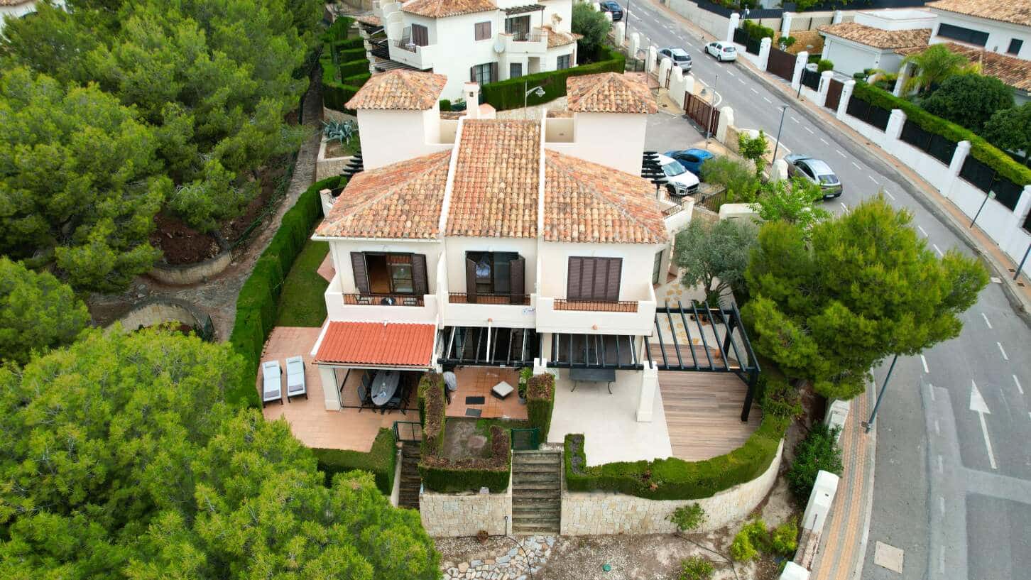 Casa de 3 habitaciones en Finestrat en venta con piscina garaje - 375.000 € (Ref: 9830317)